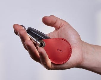 Dark Red Leather AirTag Keychain: Personalized Minimalist AirTag Holder