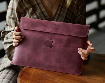 Minimalist burgundy leather laptop sleeve, aesthetic New 2022-2023 MacBook Pro 14 M1 and Air 13 M2 case, MacBook Pro 14 Designer cover