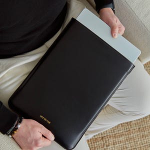 reMarkable 2、Paper Pro タブレット用の美しいレザーバッグ | Microsoft タブレット用の高級裏地付きブラックレザーケース | 父の日ギフト