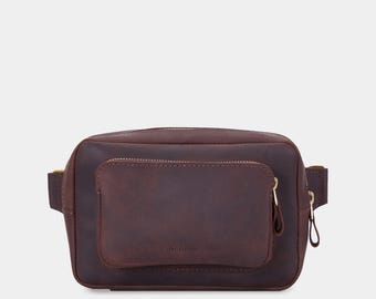 Men’s Leather Chest Bag: Zippered Crossbody Pouch for Travel and City Walks