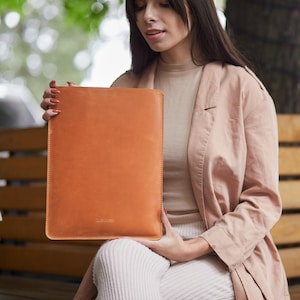 Custom leather laptop sleeve for MacBook Air 13-15 inch | Handcrafted protective case for iPad Pro 11, 13 inch | Anniversary Gift for Her