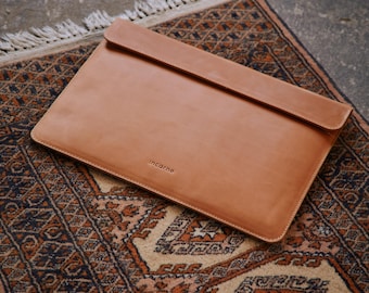 Personalized Leather Laptop Sleeve: MacBook Air/Pro 13-16" Case with Lining, Gift for Him