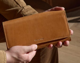 Leather Travel Wallet: Long Card and Cash Organizer, Phone Clutch with Zipper Pockets