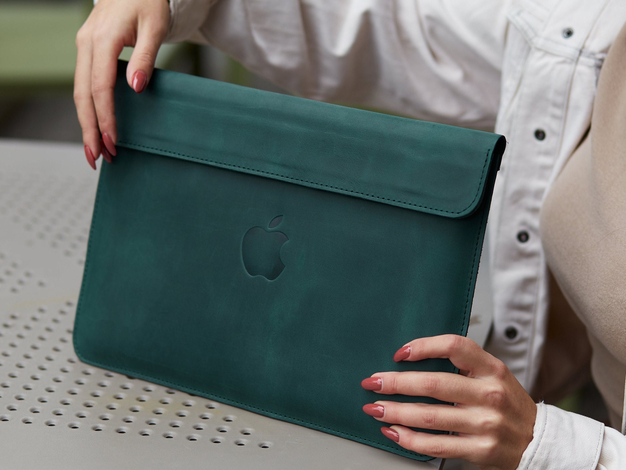 Minimalist Green Leather Laptop Sleeve MacBook Air M2 Case Cover