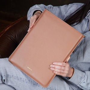 Minimalist leather laptop bag for MacBook Air, Pro 13-16 inch | Custom tablet sleeve with premium lining for iPad Pro 11, 12.9, 13 inch