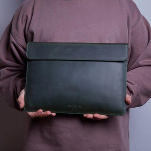 Handmade Leather MacBook Sleeve: Vintage Laptop Case for Air &Pro 13–16 inch, Personalized Gift