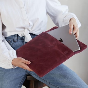 Womens laptop bag for MacBook Air 13, 15 inch. Leather MacBook Pro 13 case with felt lining. MacBook sleeve. Fast shipping from a US stock