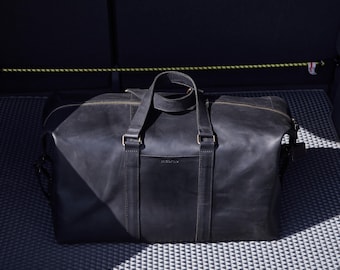 Vintage Leather Weekender Tote: Personalized Black Duffle for Work & Short Trips, Gift for Men