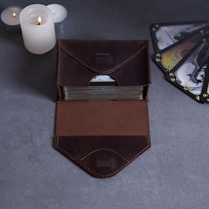 Porta carte dei tarocchi in pelle personalizzato / Porta mazzo di carte in pelle marrone per lei / Organizer per mazzo di carte dei tarocchi personalizzato / Strumenti di divinazione per lei