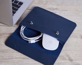 Organizador de tecnología de cuero azul: Estuche compacto para cables y cargadores de viaje, estuche para dispositivos hecho a mano