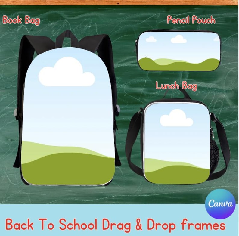 Puede incluir: Un conjunto de &uacute;tiles escolares que incluye una mochila, un estuche y una bolsa de almuerzo. Cada art&iacute;culo presenta un cielo azul con una nube blanca sobre colinas verdes. El texto "Back To School Drag & Drop frames" se muestra en la parte inferior.