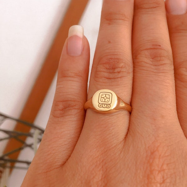 Q’anil Signet Ring Gold Plated Ring