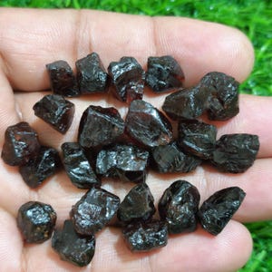 25 Piece Beautiful Huge Red Garnet Raw, Size 10-12 MM Garnet Gemstone Rough, Healing Crystal Garnet Rough, Untreated Red Garnet Rough