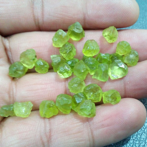 25 Piece Natural Tiny Green Peridot Raw, Size 6-8 MM Raw Peridot Crystals,Natural Green Peridot Gemstone,Crafting,Rock,Minerals and Crystal