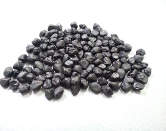 50 Gemas de Espinélio Negro Bruto AAA: 7-9 mm para Confecção de Joias