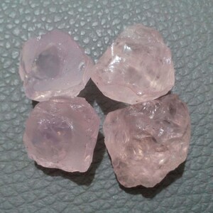 4 Stück Packung Natürliche Rosa Rosenquarz Roh, 17-21 MM Lose Edelstein Rosenquarz Roh Für die Schmuckherstellung