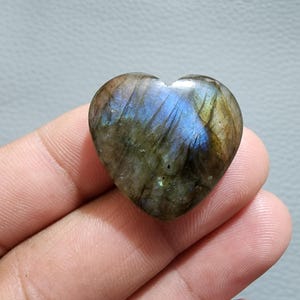 Blue Flash Labradorite Heart Cabochon: Necklace Jewelry Making (26x27x8 mm