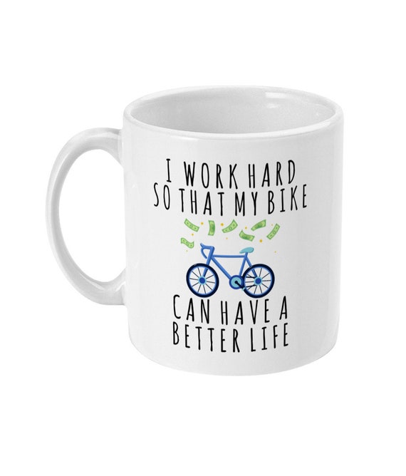 Tazza Regalo Per Ciclisti Con Frase Divertente: 'Man Erlebt Mich Selten Ohne Fahrrad' – 400 Ml, Nero. Il Regalo Perfetto Per Chi Ama La Bici!