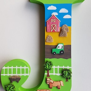 Grandes letras de granja de madera