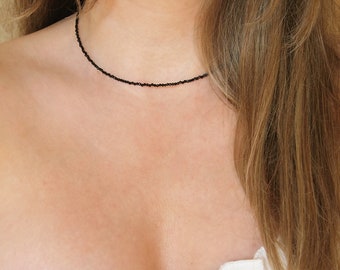 Collana ultra sottile in tormalina nera, girocollo minimal in tormalina nera, girocollo semplice con pietre preziose, collana di perline delicata, gioielli in tormalina