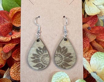 Cute Wooden Earrings / Lightweight Laser Cut Jewelery / Everyday & Seasonal Styles