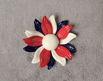 Vintage Patriotic Mod Daisy Pin