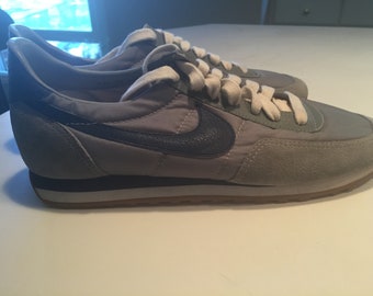 Vintage Nike Men’s track shoe
