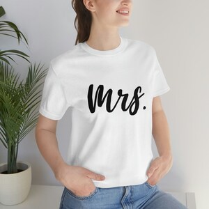 Mrs. Shirt, Calligraphy Script Shirt, Honeymoon Shirt, Trendy Mrs. Shirt, Just Married Shirt, Mrs. Shirt Gift, Cute Mrs. Shirt