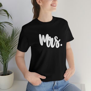 Mrs. Shirt, Calligraphy Script Shirt, Honeymoon Shirt, Trendy Mrs. Shirt, Just Married Shirt, Mrs. Shirt Gift, Cute Mrs. Shirt
