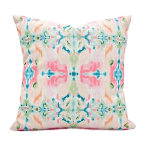 Almohada caleidoscopio // Almohada caleidoscopio de 24 x 24 en marfil, rosa y verde azulado // Almohada decorativa moderna - 1195