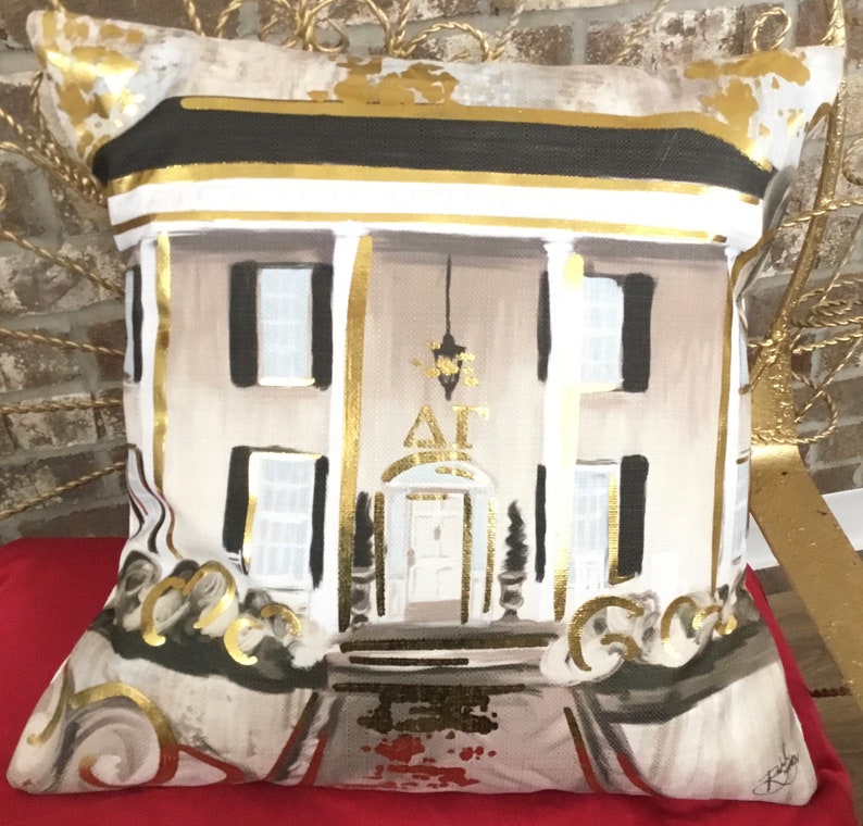 Almohada dorada de la hermandad Delta Gamma // Almohada de la casa DG // Ole Miss - 255 imagen 2