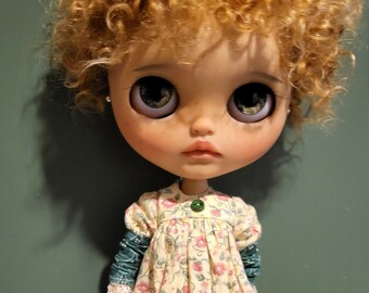 Beautiful vintage style dress for Blythe