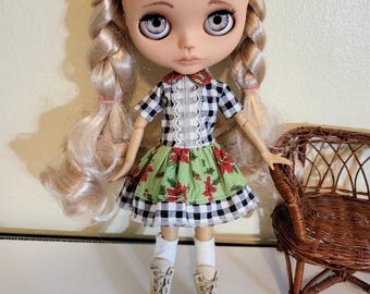 Precioso vestido navideño para Blythe