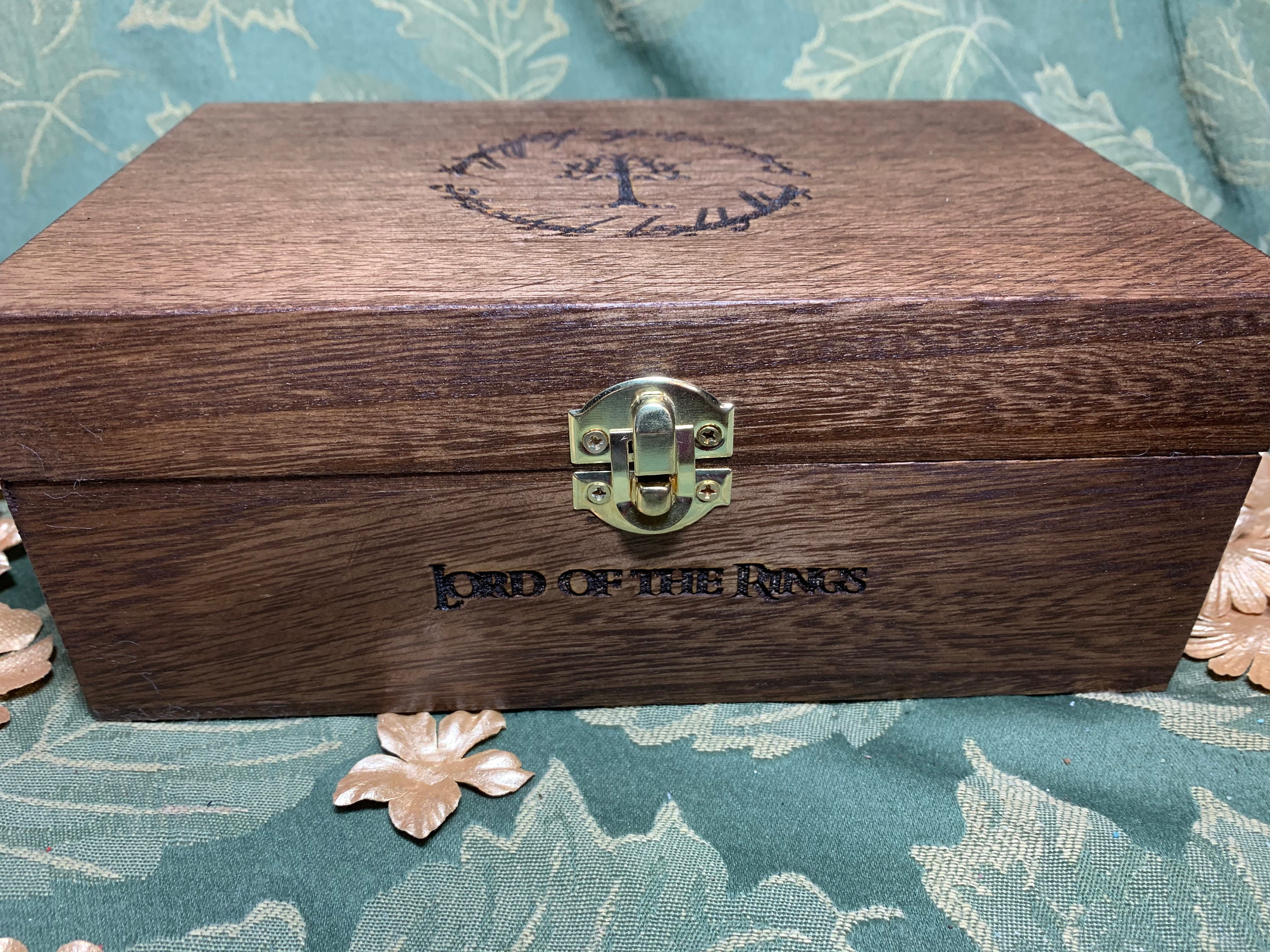 Music Box, Lord of the Rings Music, Gift for Lover, Anniversary Gift,  Valentines Gift, Keepsake Box, Wooden Chest, Lockable, Memory Chest 