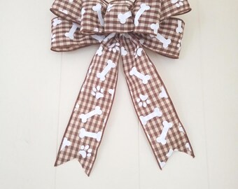 Buffalo Check Dog Bow: Brown and White Paw Print Wreath Decor