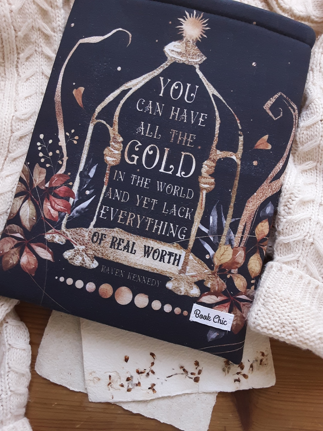 Pochette à livres qui vaut vraiment la peine | Inspiré de la dorure | Cadeau livresques | Protège-livres | Lecteur confortable | Kindle et Kobo |