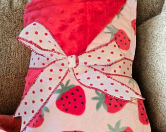 Strawberry Weighted Blanket: Minky Cuddle, Glass Beads, Anxiety Relief
