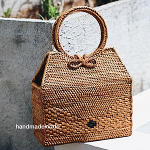 SALE Bali Home Rattan Handtasche, Rattan Crossbody Bag, Rattan Tasche, Boho Boho, Frauen handgewebte Strohtasche (mit Bandverschluss)