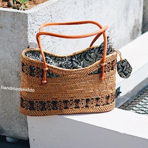 Verkauf Bali Button Rattan Handtasche, Rattan Crossbody Bag, Rattan Tasche, Boho Boho, Frauen handgemachte gewebte Strohtasche