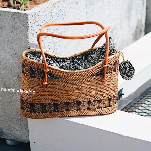 VENTE Bali Bouton Rattan Sac à main, Sac à bandoulière en rotin, Sac en rotin, Boho Boho, Sac en paille tissée faite à la main pour femmes