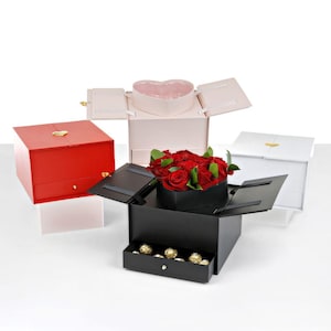 Caja de flores cuadrada de lujo con corazón y cajón sorpresa: elegante caja de regalo para flores, bombones y joyas, perfecta para ocasiones especiales.