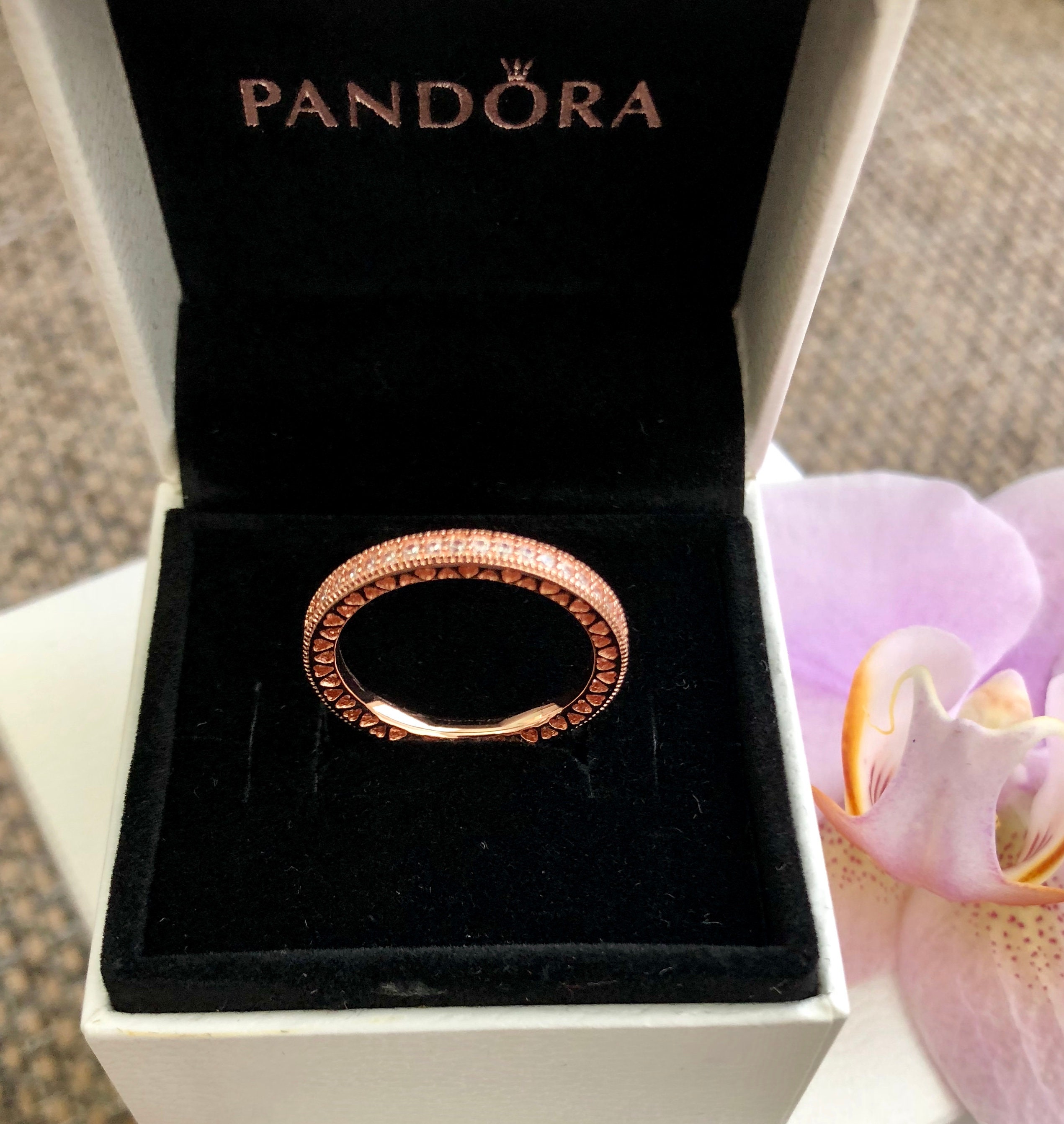 Signature hearts of deals pandora ring rose gold