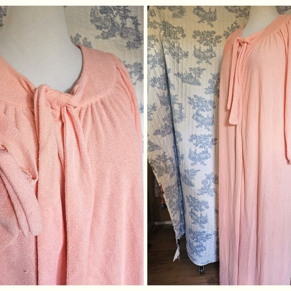 Size L  to XL Vintage 1970s Leisure Lady Terry Zip Front Robe