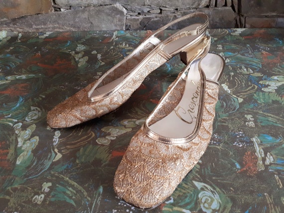 Vintage 1960s Crescendoe Gold Slingback Shoes Size