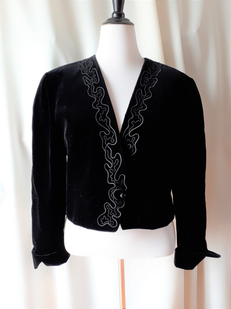Vintage 1980s Jaeger Black Velvet Cropped Blazer Size XL