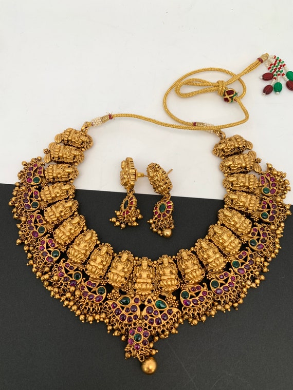 Temple Jewelry Goddess Lakshmi Red Green Kemp Short Necklace Set