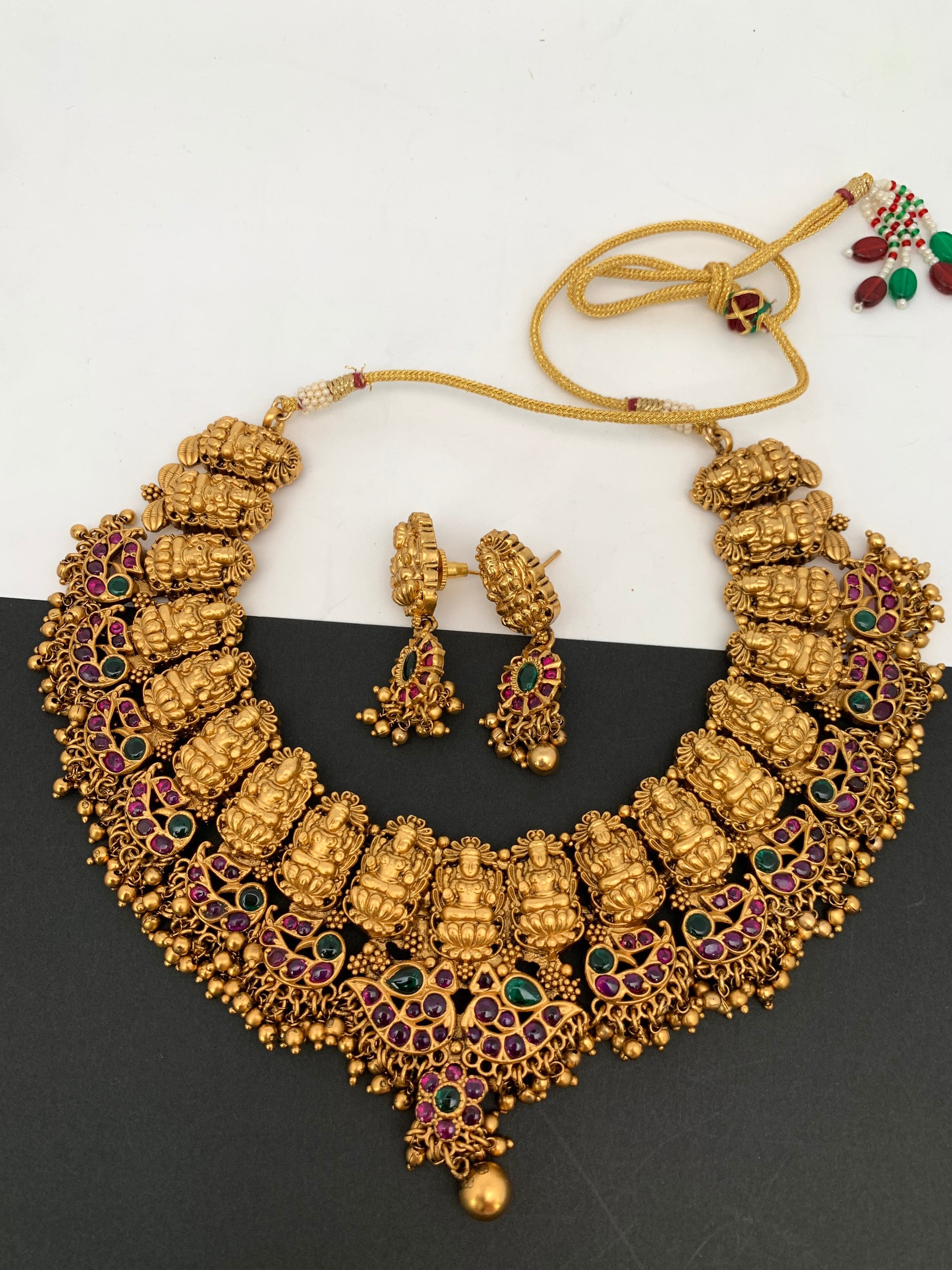 Lakshmi short necklace deals