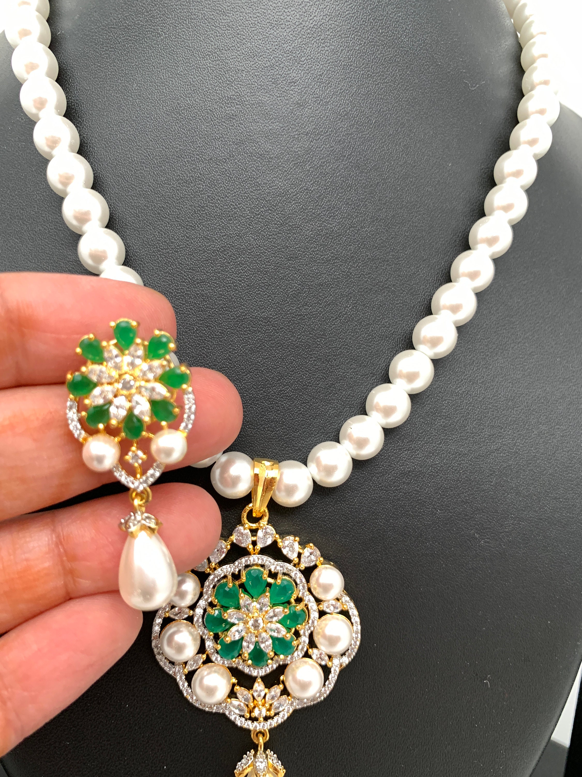 Pearl Necklace, Green Stone AD Floral Pendent With Shell Pearls - Etsy