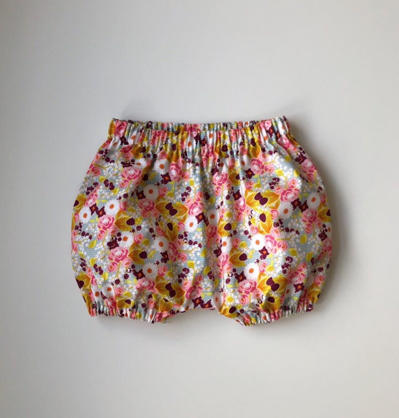 Handmade bloomers Toddler bloomers daisy print bloomers Bubble shorts Baby bloomers Girls bloomers floral print bloomers