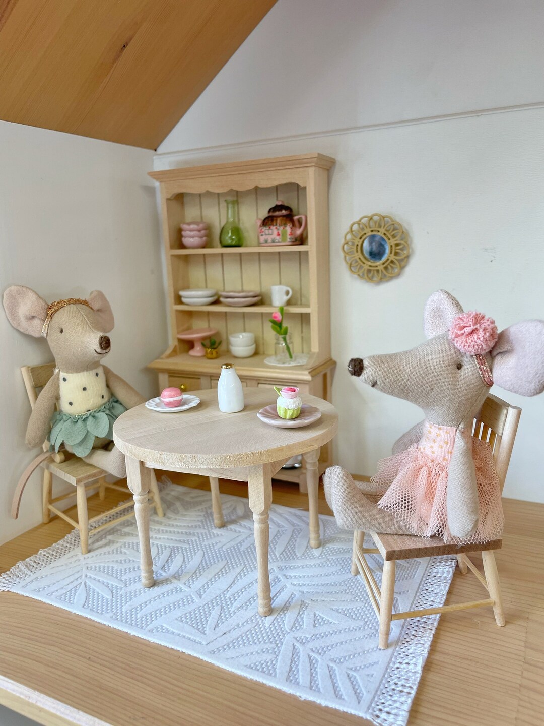 Miniature Round Wooden Dollhouse Dining Table Mini 12th Scale Dolls